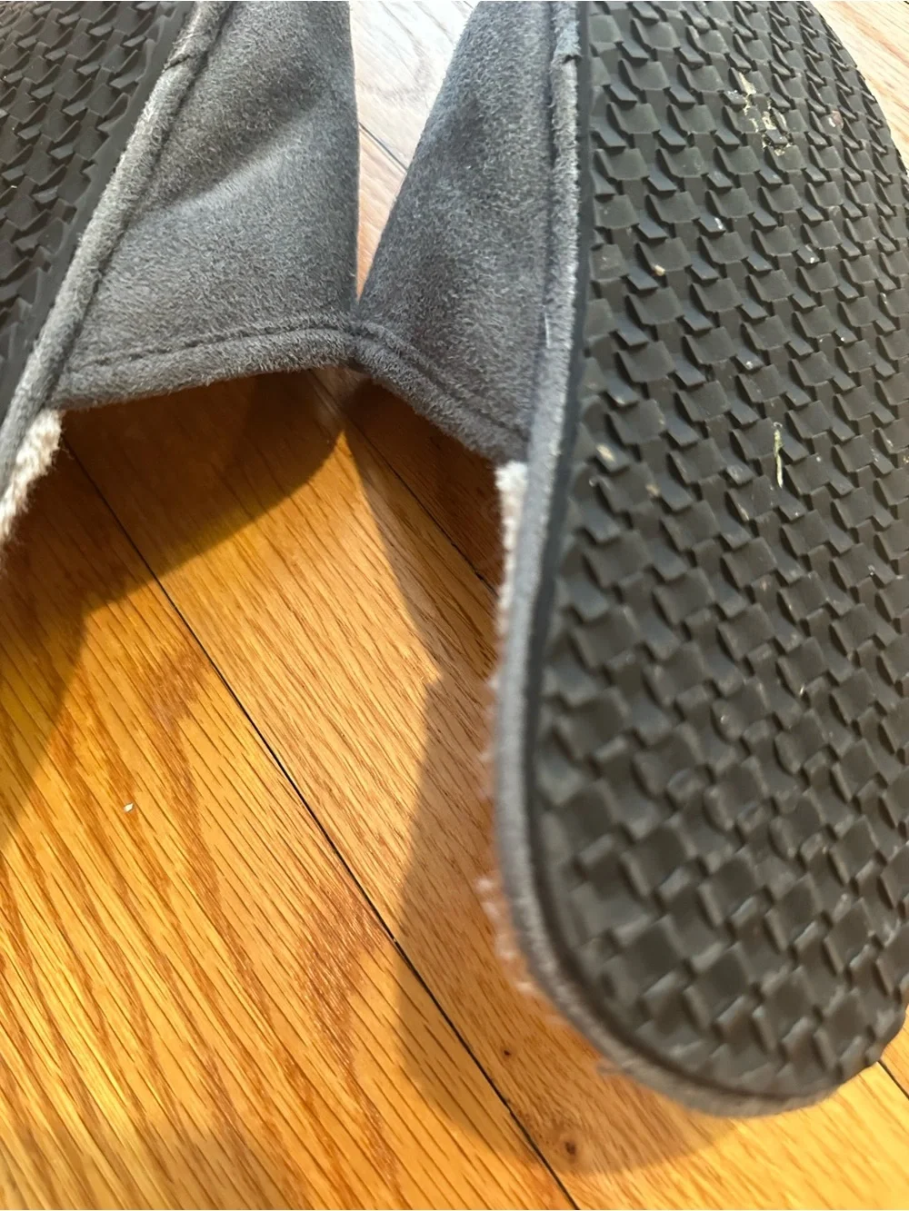 Lucky Brand Men’s Gray Plush Slide Slippers Size S 7/8 Well Worn